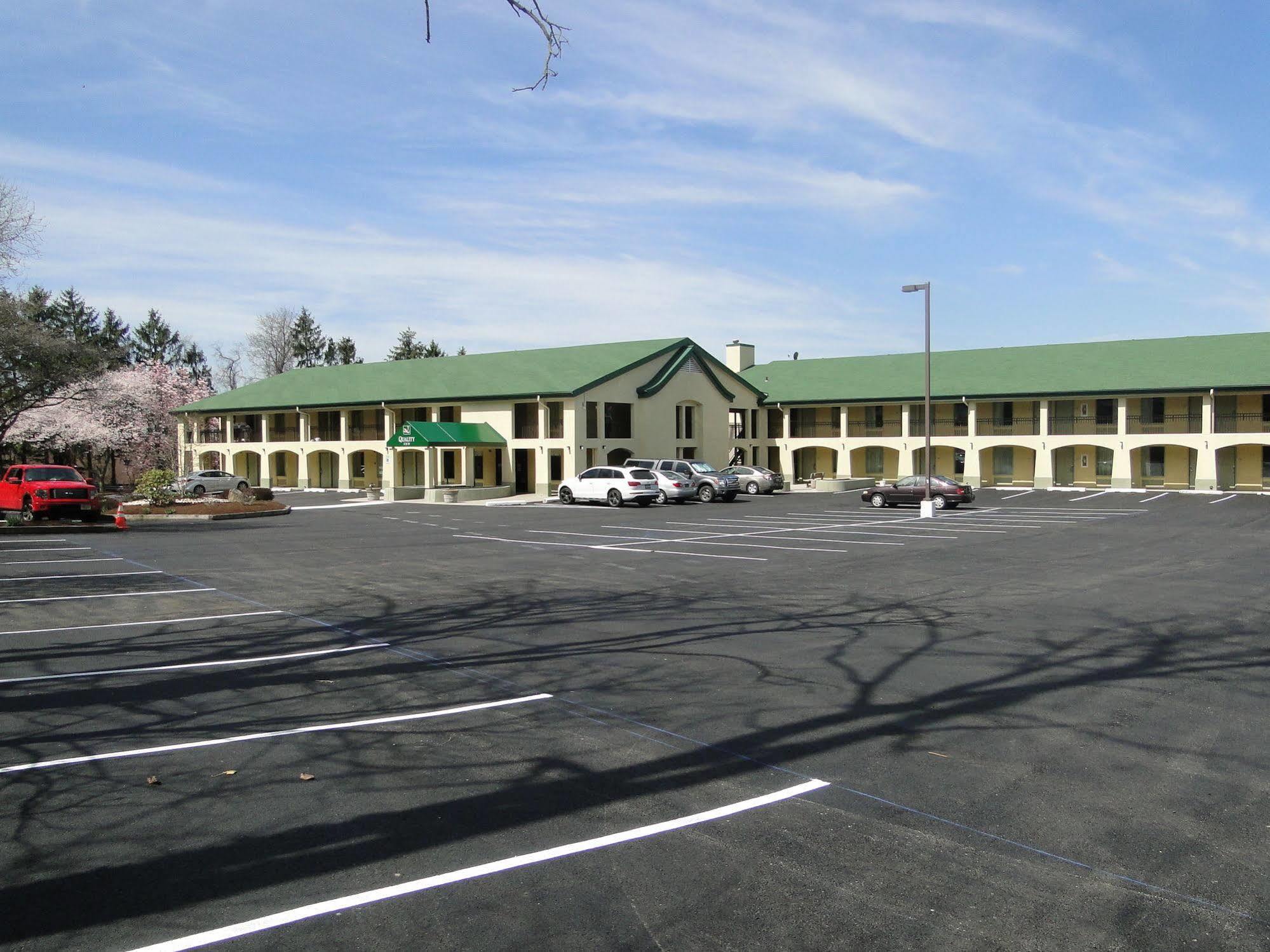 Mcintosh Inn ميديا المظهر الخارجي الصورة
