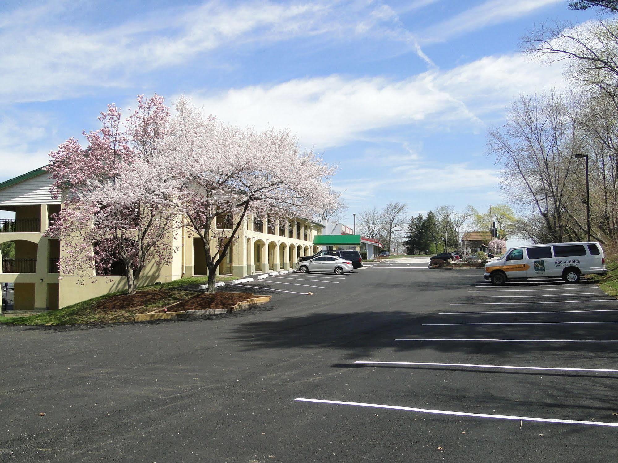 Mcintosh Inn ميديا المظهر الخارجي الصورة